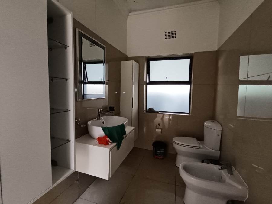 5 Bedroom Property for Sale in Park West Free State